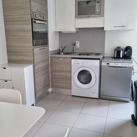 Magnifique Les Pieds Dans L'eau פרופריאנו