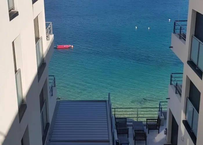 Magnifique Les Pieds Dans L'eau Daire Propriano (Corsica)