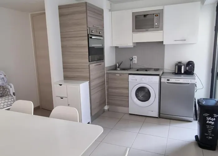 Magnifique Les Pieds Dans L'eau