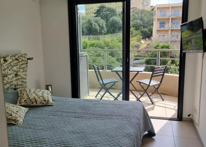 Magnifique Les Pieds Dans L'eau * Propriano (Corsica)